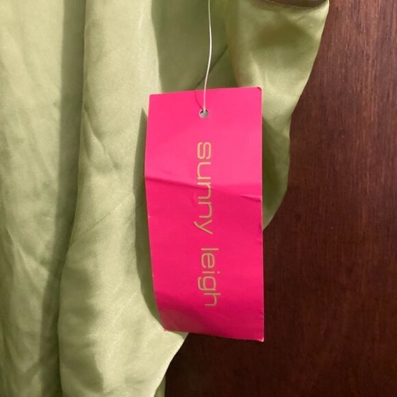 NWT Sunny Leigh lime green sleeveless top sz XL - Picture 2 of 3